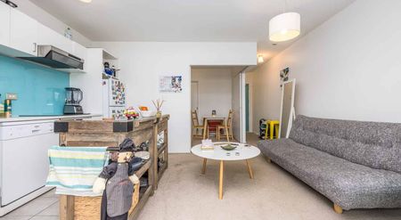 Downtown Sophistication - Photo 3