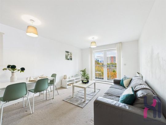 2 bedroom flat to rent - Photo 1