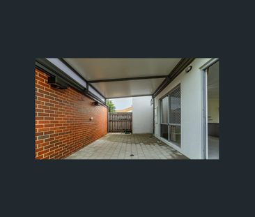 Low Maintenance Family Living in Prime Ellenbrook Location - Photo 6