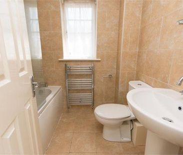 2 bedroom end of terrace house to rent - Photo 5