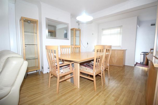 4 bedroom end of terrace house to rent - Photo 1