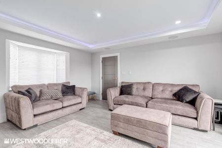 3 bedroom detached house to rent - Photo 5