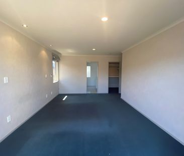 Spacious Sunny Home - Papamoa - Photo 5