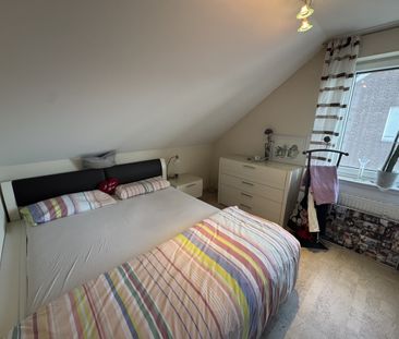 Chic und gepflegt! 4-Zimmer-Dachgeschosswohnung mit Gartennutzung! - Photo 4