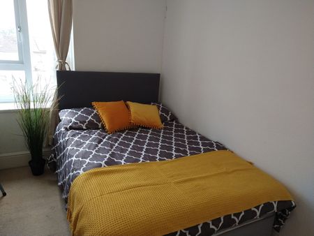 Double Room - Easy access to City - Photo 3