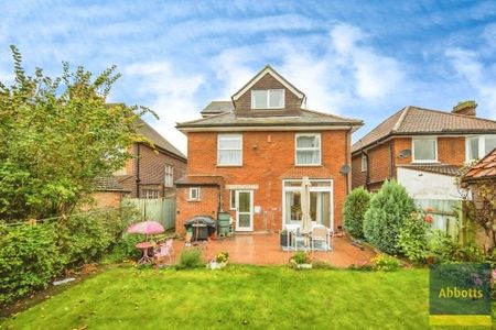 Clapgate Lane, Ipswich - Photo 3