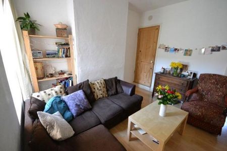 2 bedroom terraced house to rent - Photo 2