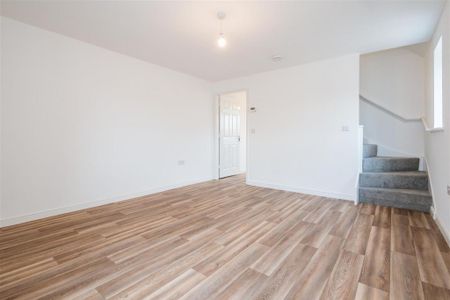 2 bedroom semi-detached house to rent - Photo 2