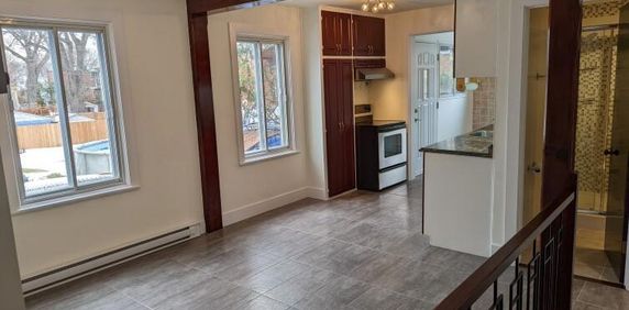 Appartement Sur 2 Niveaux-VieuxAhuntsic! - Photo 2