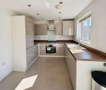 Fotescue Road, Bishops Cleeve, Cheltenham, GL52 - Photo 3