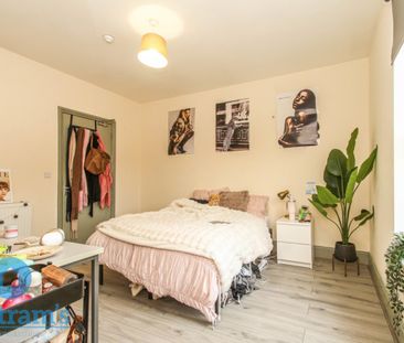 8 bed Semi-Detached House for Rent - Photo 6