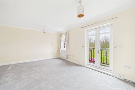 4 bedroom end of terrace house to rent - Photo 2