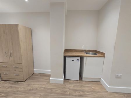 Colnbrook By Pass, Harmondsworth, West Drayton UB7, London - Photo 3