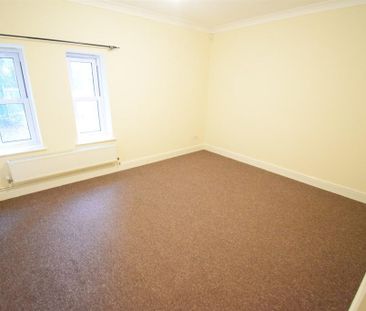 3 bedroom apartment to rent - Photo 3