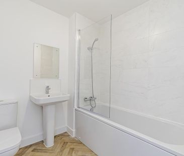 2 bedroom semi-detached house to rent - Photo 5