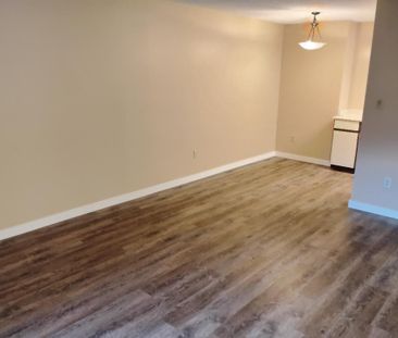 Forest Manor Ground Floor One Bedroom with Large Patio - Photo 6