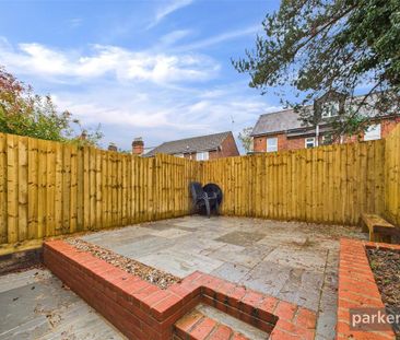 3 bedroom terraced house to rent - Photo 2