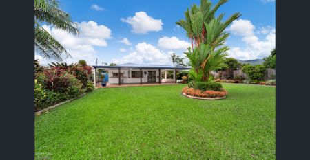 Large rear patio with amazing garden surrounds - Photo 2
