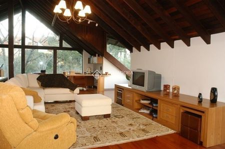 Casa com 4 quartos e 600m² para alugar em Planalto, Gramado. - Foto 3