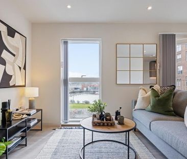 1 Bedroom Apt ( DMR), Lady Pirrie House, 5 Shipwright Way, Titanic ... - Photo 5