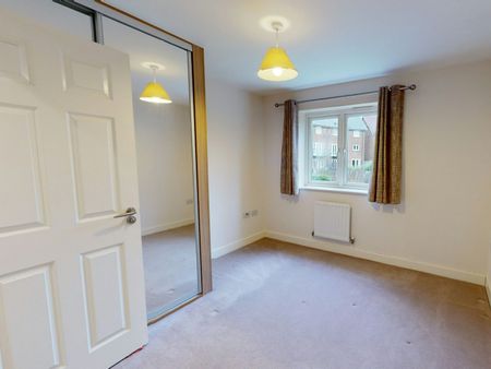 Semi-detached house to rent on - Photo 4