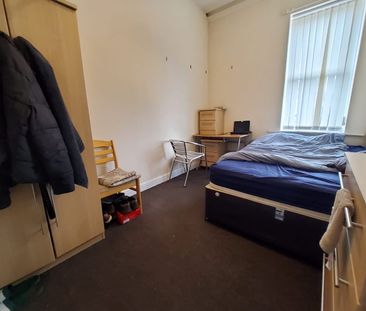 Room in a Shared House, Great Clowes Street, M7 - Photo 3