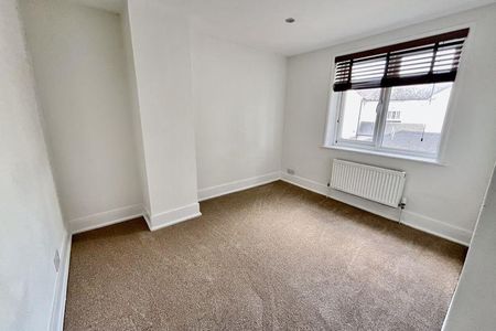 2 bedroom semi-detached house to rent - Photo 5
