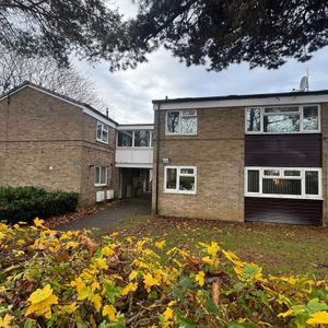 1 bedroom ground floor flat to rent - Photo 2