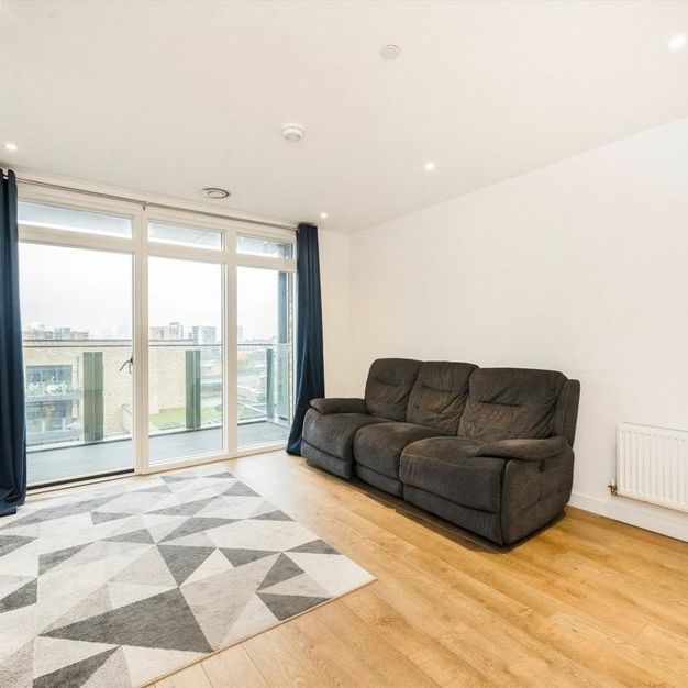 Madeira Street Canary Wharf, E14 - Photo 1