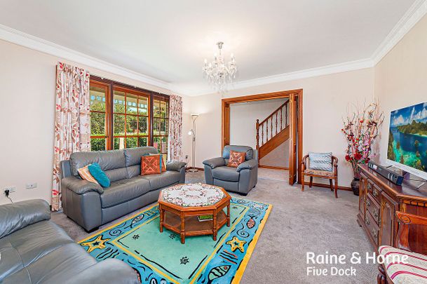 Supersized Family Home | Extra Convenient Location - Photo 1