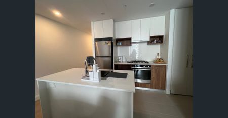 Spacious One-Bedroom Apartment in the Heart of Granville - Photo 2