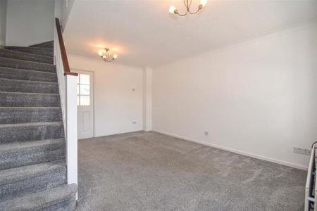 2 bedroom terraced house to rent - Photo 4