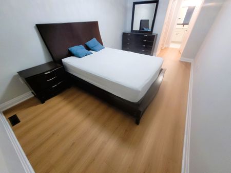 For Lease - 50 Beresford Drive, Richmond Hill, Ontario - Photo 2