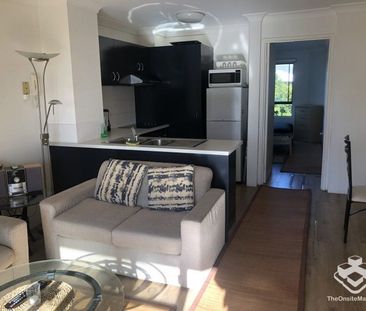 Stylish One-Bedroom Apartment in Prime Chevron Island Location - Photo 1