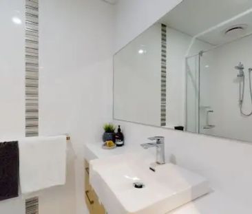 “Live In Luxury” - Photo 5