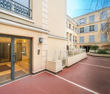 location Appartement T4 DE 88.89m² À VERSAILLES - Photo 2