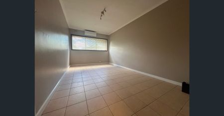 3 Bedroom Home close to all amenities - Photo 3