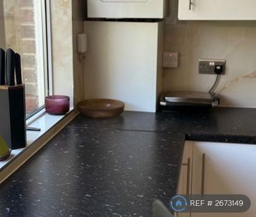 1 bedroom in a house share to rent - Photo 6