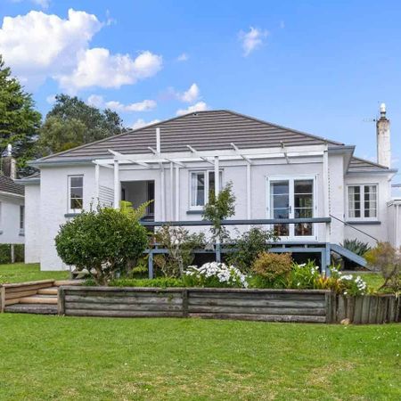 Spacious 3 -bedroom home in desirable Kensington - Photo 3