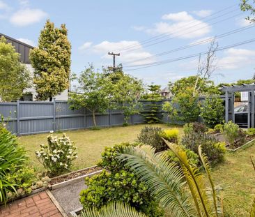 This beautifully presented 4-bedroom house at Mt Wellington - Photo 2
