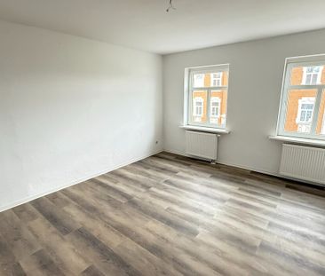 Schöne, gemütliche 4 Zimmer Wohnung im Dachgeschoss - Bad mit Fenster - Foto 1