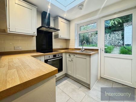 Lower Street, CM24, Stansted - Photo 4