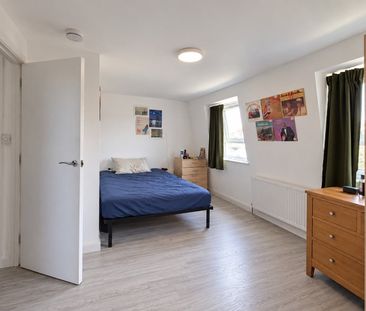 3 Bed Maisonette, New Cross Road, SE14 - Photo 2