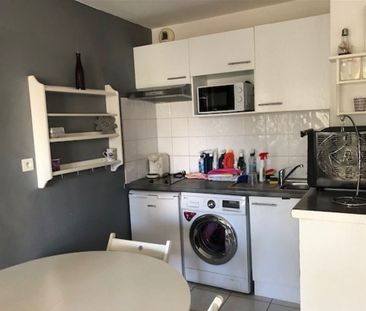 T2 NON MEUBLÉ AVEC PARKING PRIVATIF ET JARDIN - Photo 4