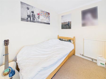 4 bedroom terraced house to rent - Photo 4