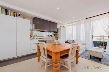 1 Bed, 1 Bath - Photo 2