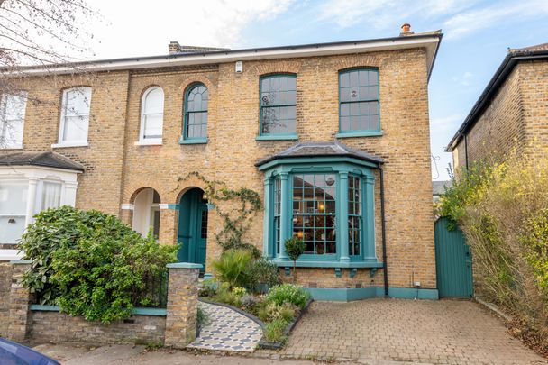 Queens Road , E17 8PL - Photo 1