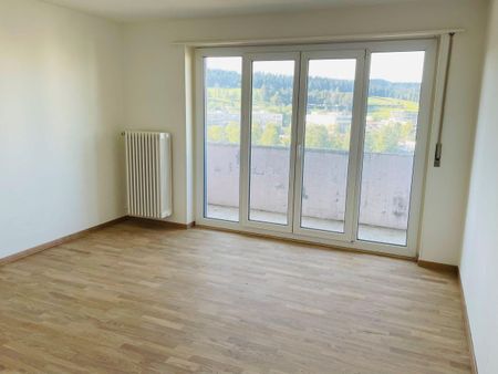 LUMINEUX ! APPARTEMENT DE 3 PIECES SITUE AU 5EME ETAGE AVEC BALCON - Foto 3