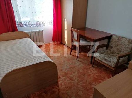 Apartament cu 4 camere, 80 mp, decomandat, 2 bai , zona BRD Central - Fotografie 3