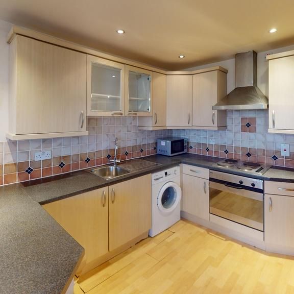 2 bedroom flat to rent - Photo 1